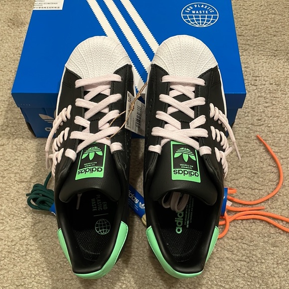 Adidas SUPERSTAR SHOES women size 7 brand new with box - Picture 3 of 8